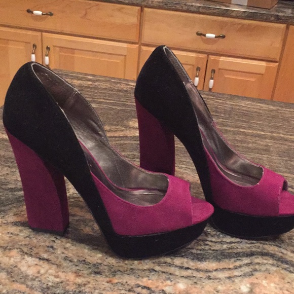 Qupid Shoes - 🖤 Suede Heels 💜 Color Block